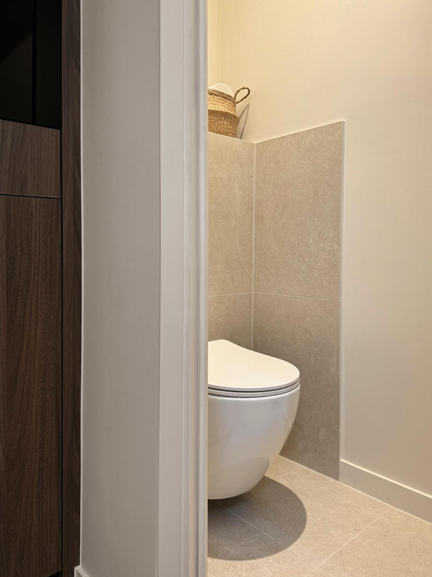Stylish 2Br & 2Ba With Private Terrace Lägenhet Paris Exteriör bild